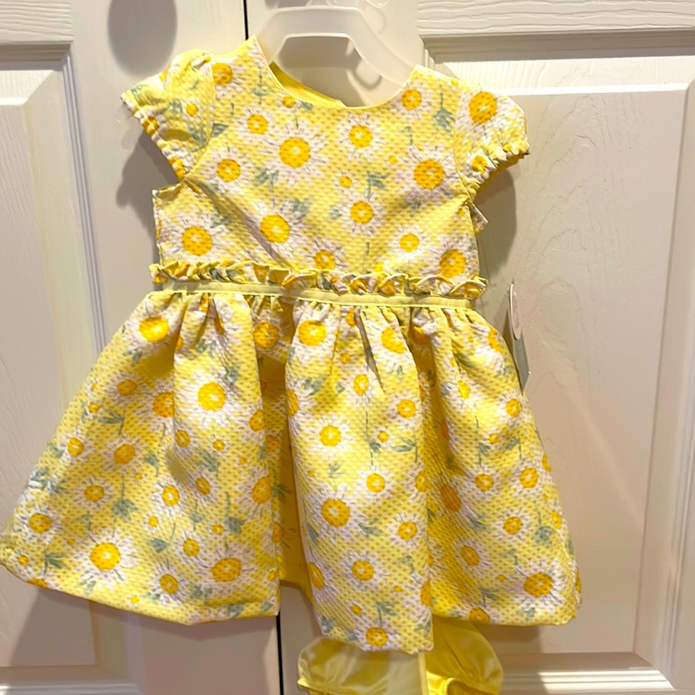Baby girl sunflower dress with bloomer NWT
